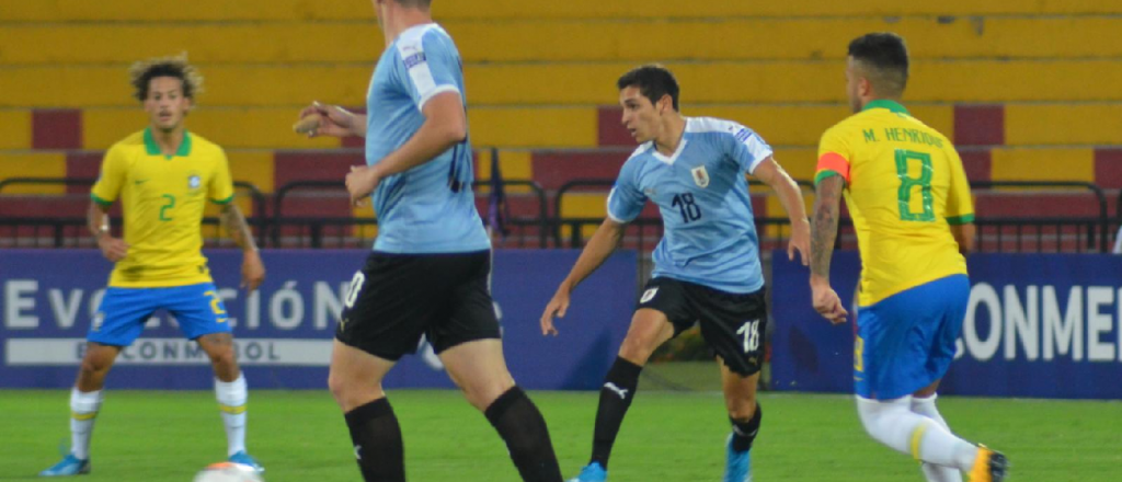 Video: el insólito gol en contra del arquero de Uruguay en el Preolímpico
