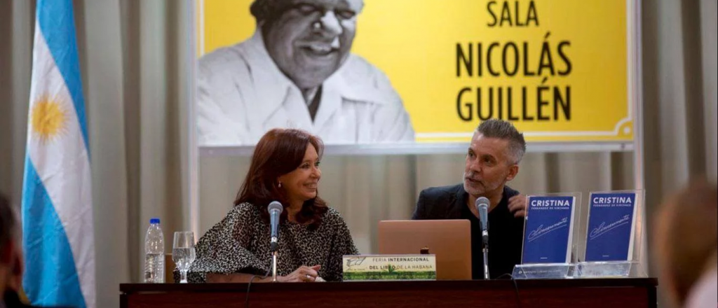 Cristina, sobre su gesto a Macri en la asunción: "No puse esa cara, me salió"