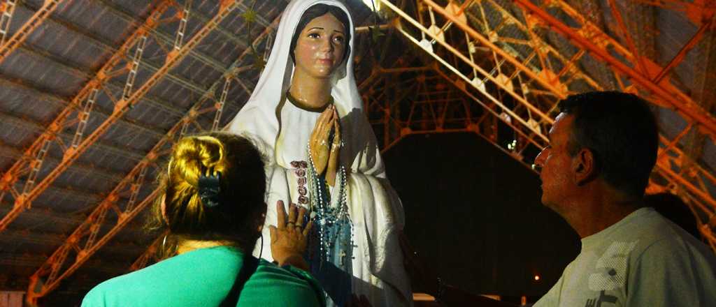 El rezo de los mendocinos a la Virgen de Lourdes en fotos