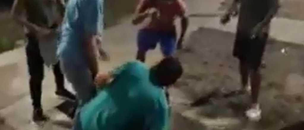 Video: vecinos de San Rafael atraparon a un ladrón y quisieron lincharlo