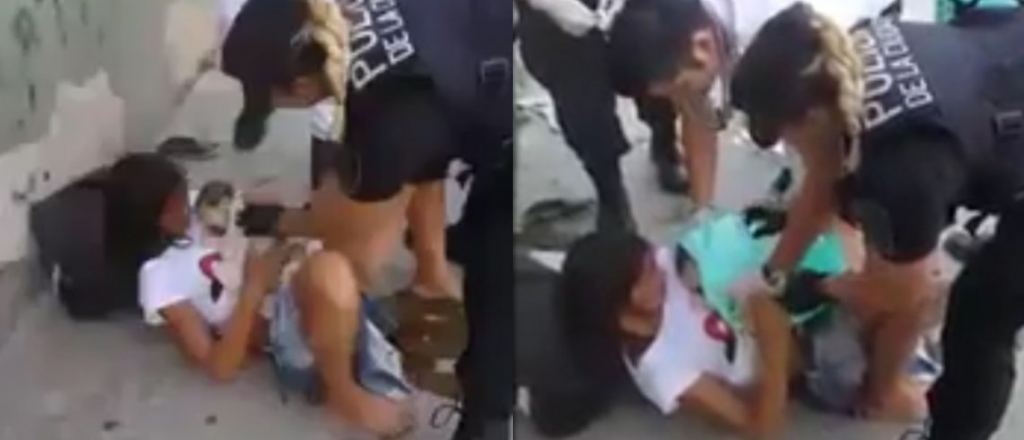 Video: policías ayudaron a una joven a dar a luz en una calle de Buenos Aires