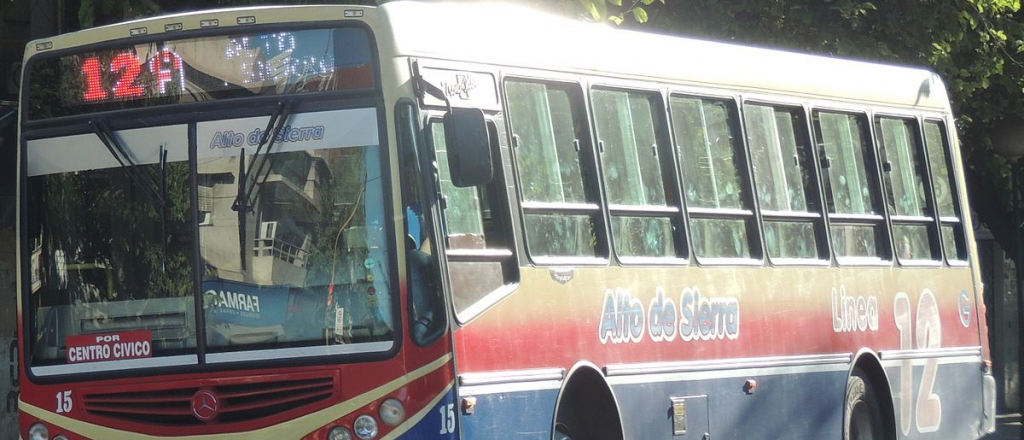 Una joven pide ayuda para dar con el hombre del que se enamor&oacute; en el micro