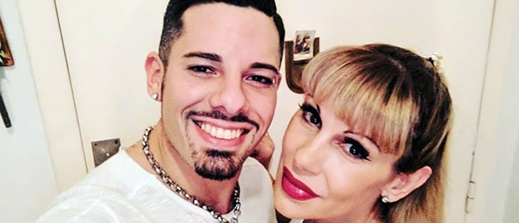 Vía Instagram, Mónica Farro subió una fuertísima foto con su marido