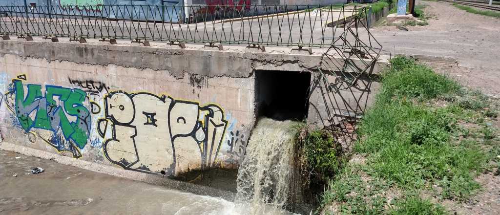 Derrame cloacal de Aysam: ayer no hubo un accidente de milagro