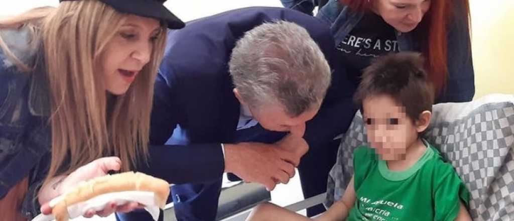 Macri visitó a un niño con cáncer terminal que deseaba conocerlo