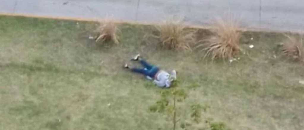 Video: rob&oacute; una moto, lo persiguieron y lo lincharon