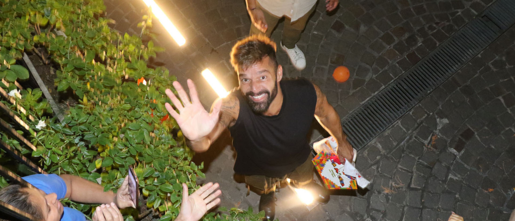 Ricky Martin salió a saludar a los fans en Buenos Aires