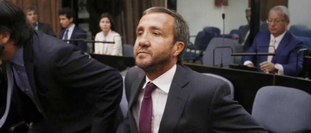 Vandenbroele denunci&oacute; al gobierno por "ponerlo en riesgo"