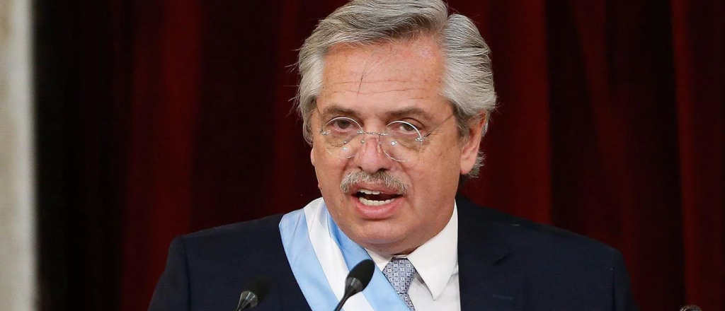 Alberto eval&uacute;a la cuarentena obligatoria para todos por el coronavirus