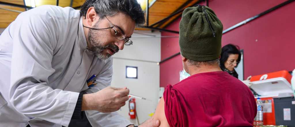 Quiénes deben asistir a la vacunación antigripal en Mendoza