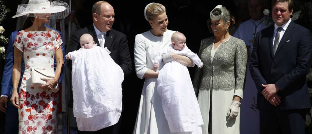 Emotivo y glamoroso bautismo de los hijos de Alberto de M&oacute;naco