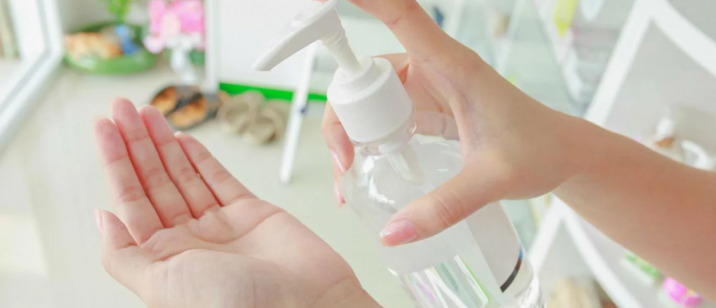 Coronavirus: los riesgos de fabricar gel antibacterial en casa