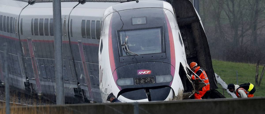 Descarriló un tren de alta velocidad en Francia y hay más de veinte heridos