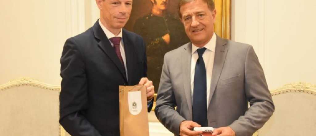 Rodolfo Suarez recibió al embajador de Suiza