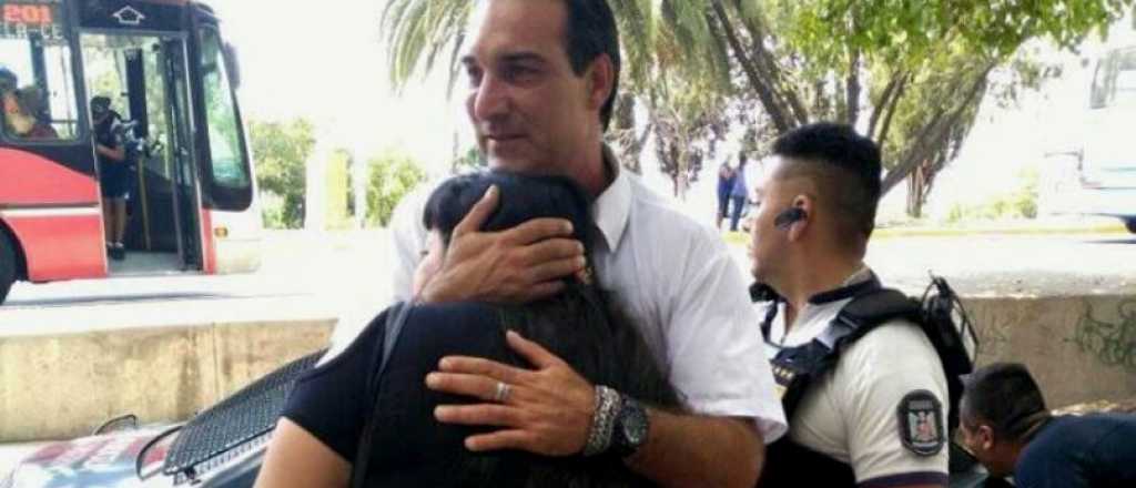 Un chofer de Mendoza defendió a una joven que era golpeada en el micro