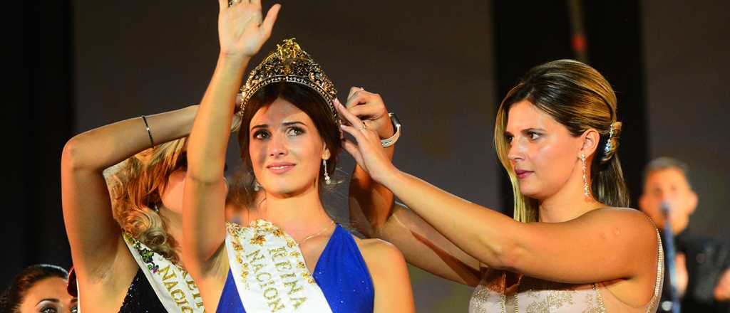 La Reina de la Vendimia cantó el Himno y aclaró el blooper que cometió