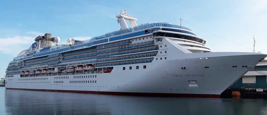 Un crucero con mil chinos que lleg&oacute; a Ushuaia y no los habr&iacute;an controlado