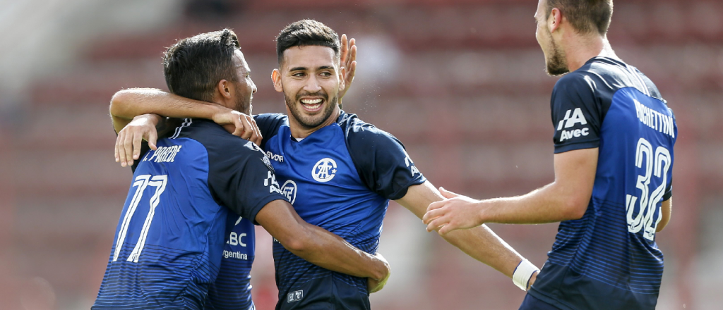 Talleres aplast&oacute; a Hurac&aacute;n de visitante en la Copa de la Superliga