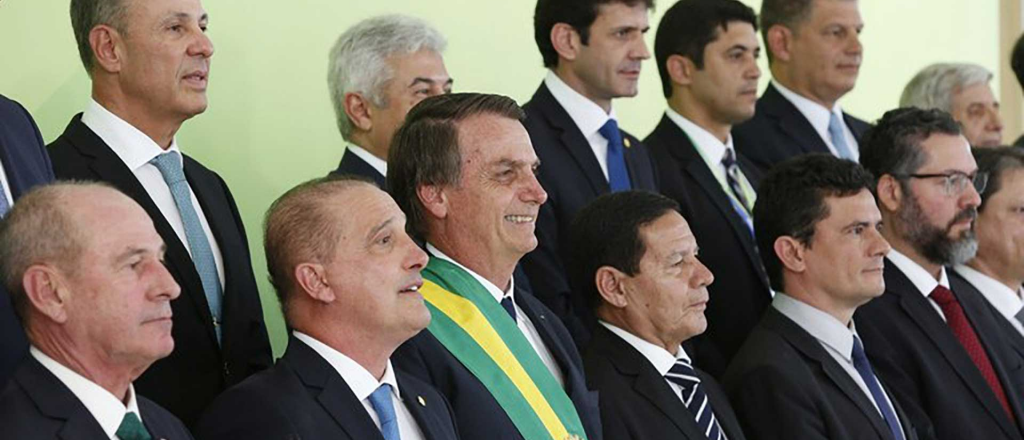 11 miembros del gobierno de Bolsonaro dieron positivo por coronavirus