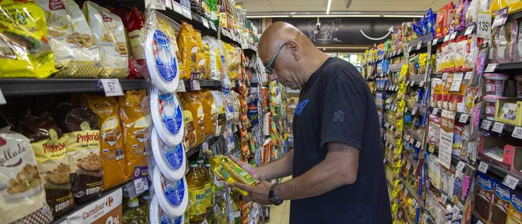 Los supermercados ya no podrán "acomodar" la mercadería en las góndolas 