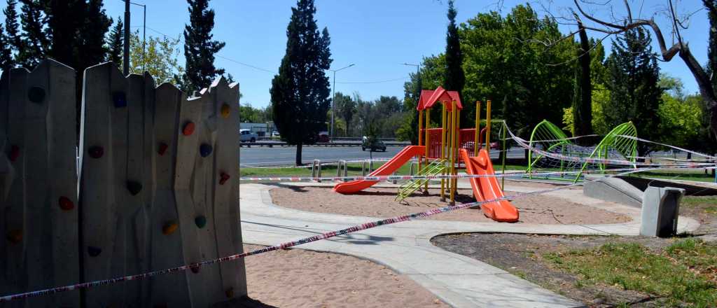 Guaymall&eacute;n decidi&oacute; cerrar espacios verdes con juegos por el coronavirus