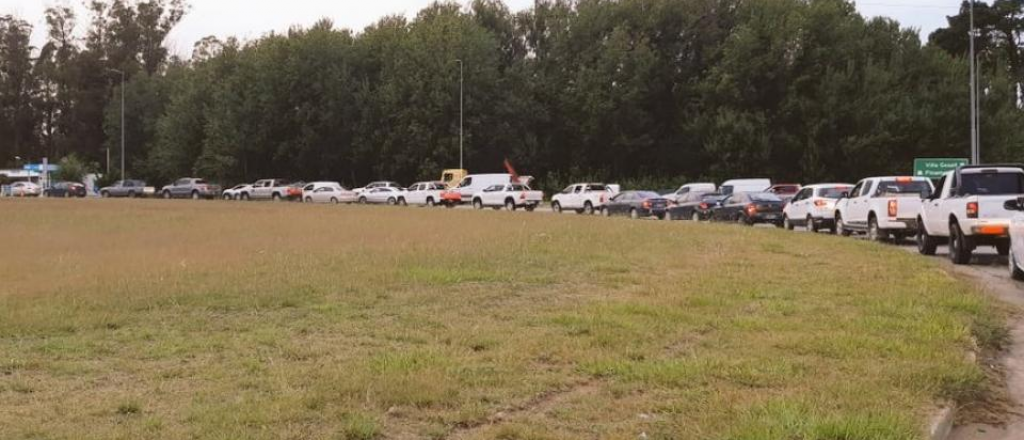 A pesar de los pedidos hay largas colas en el ingreso a la Costa Atl&aacute;ntica