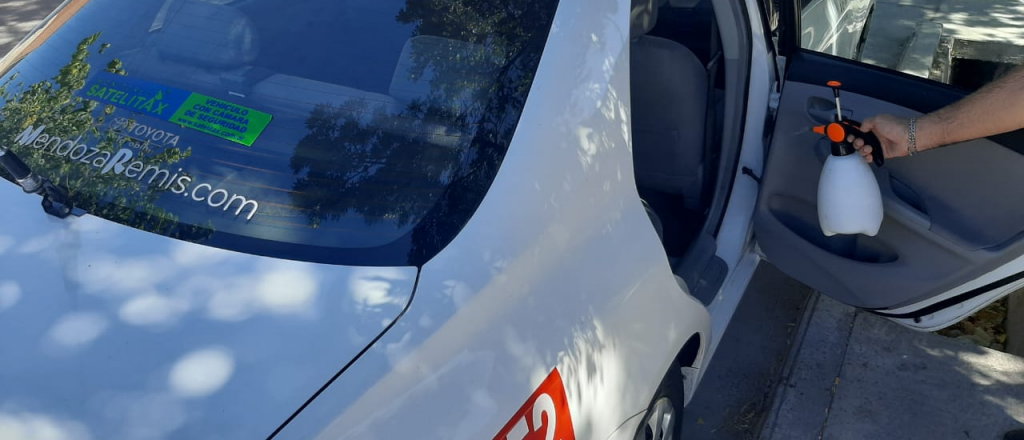 Mendoza Remis: alcohol en gel para los pasajeros y desinfección extrema