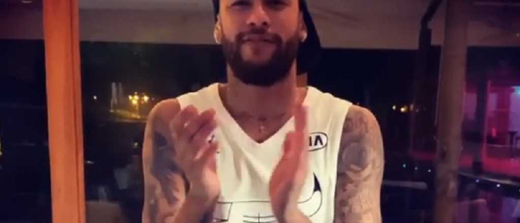 Video: Neymar se sum&oacute; al aplauso para el personal de la salud