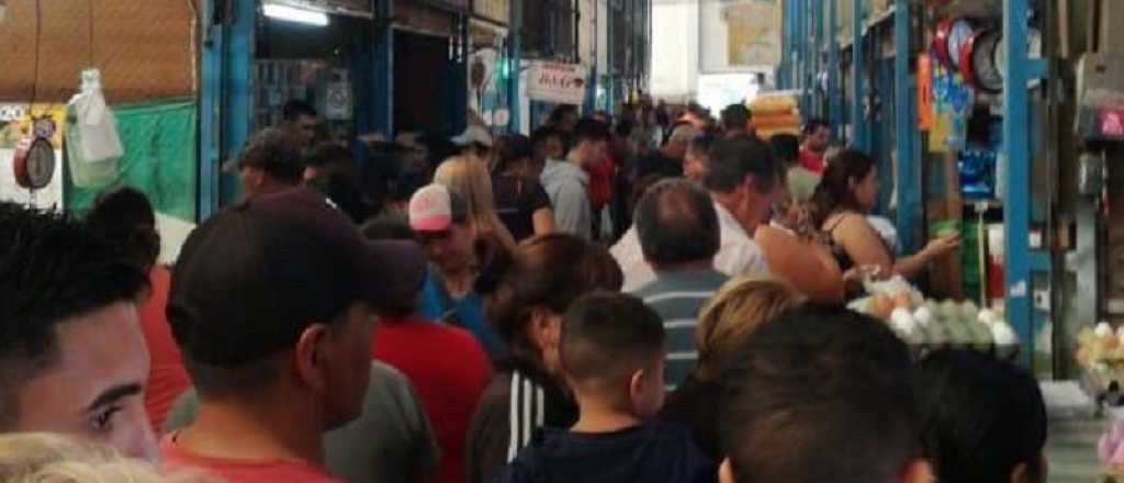 La Feria de Guaymallén estuvo desbordada de gente en plena cuarentena