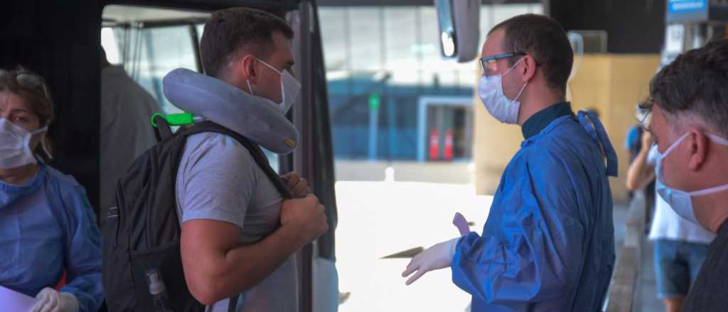 El nuevo paciente con coronavirus ingresó en taxi a Mendoza