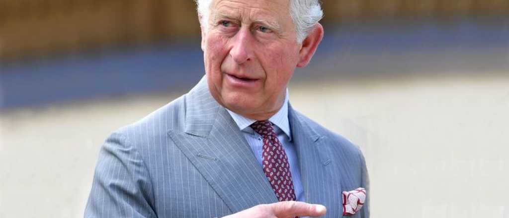 La esposa dio negativo: ¿Quién contagió al príncipe Carlos? 