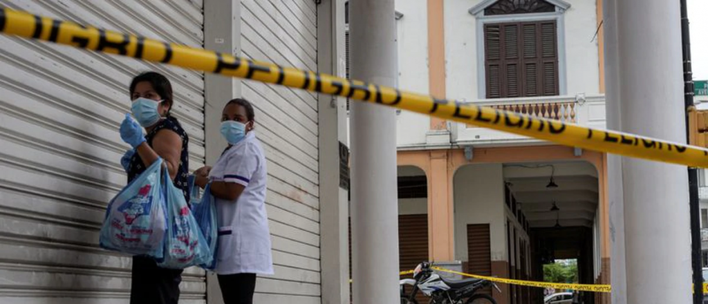 Arrojan cadáveres de fallecidos por coronavirus a las calles de Guayaquil 