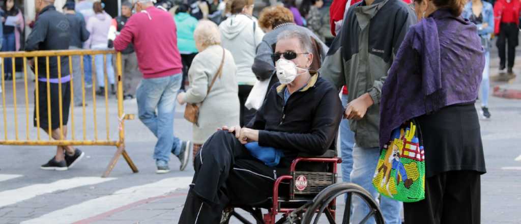 La UCR "liquidó" al Gobierno por el caos en la cola de los bancos