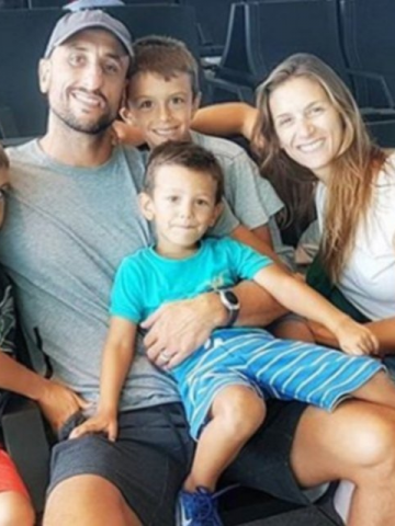 El video de Gin bili bailando con un aro que subi su esposa