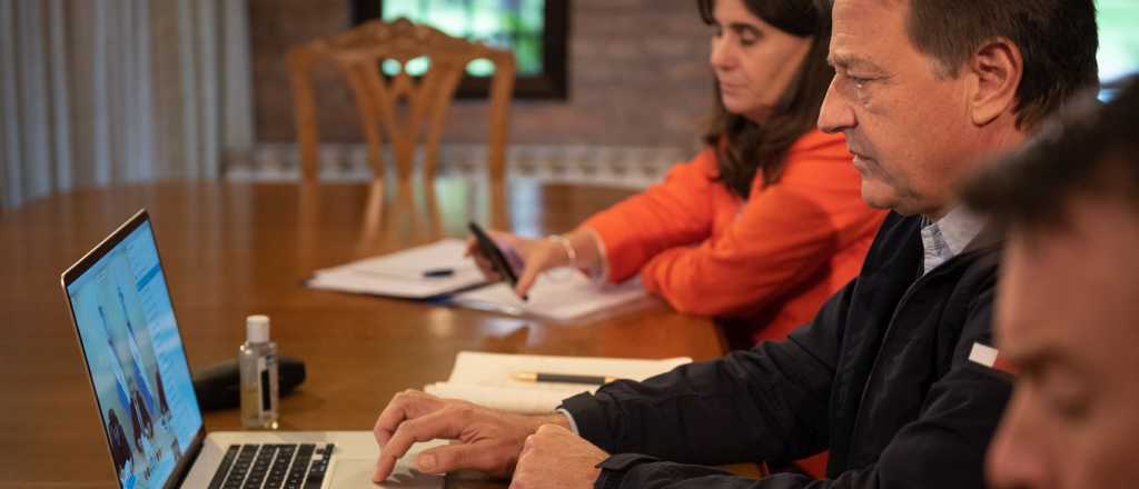 Suarez en teleconferencia con el Presidente para salir del aislamiento
