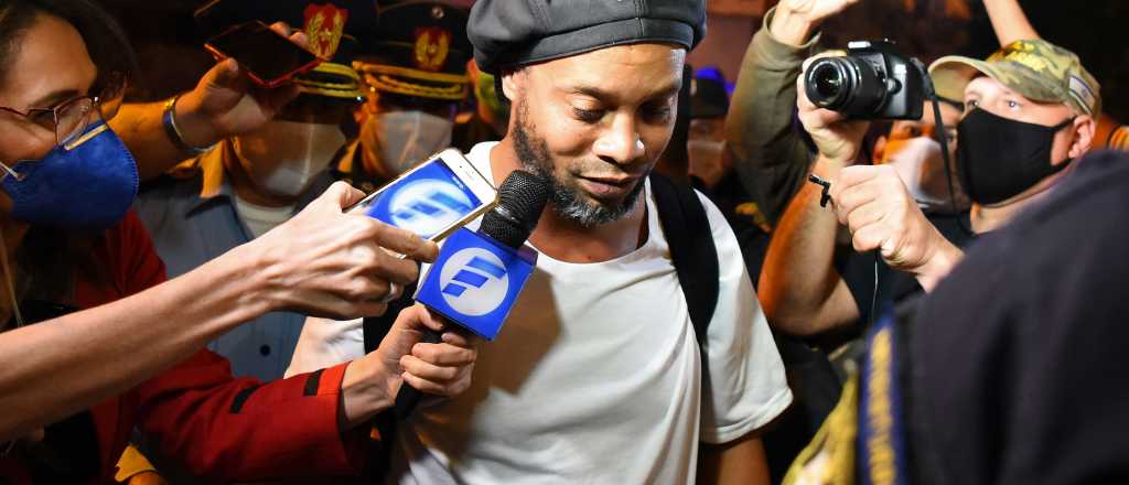 Ronaldinho fue liberado por videoconferencia
