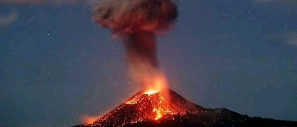 Preocupan las erupciones volcánicas en Indonesia, donde hay 135 argentinos