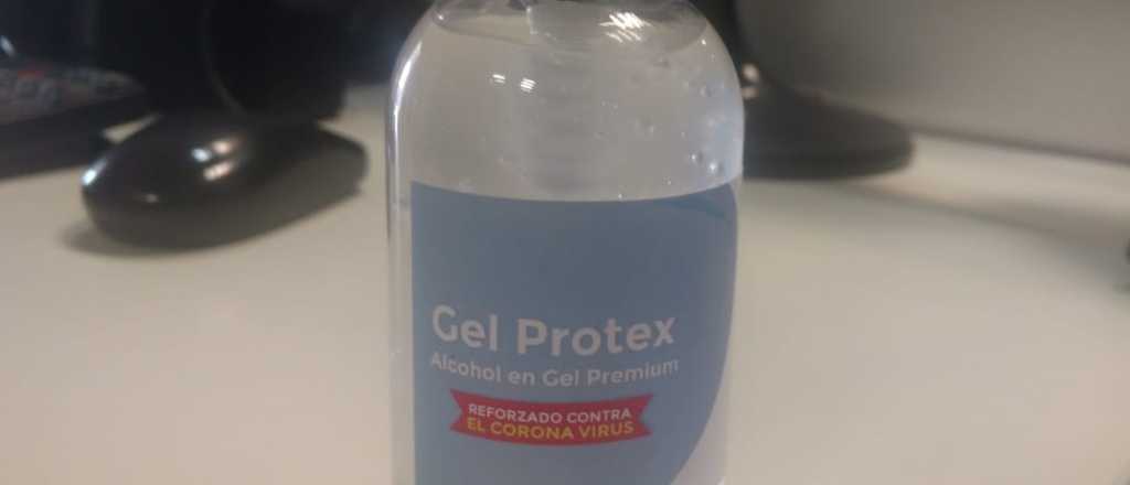 No es chiste: en Mendoza venden alcohol "reforzado contra coronavirus"