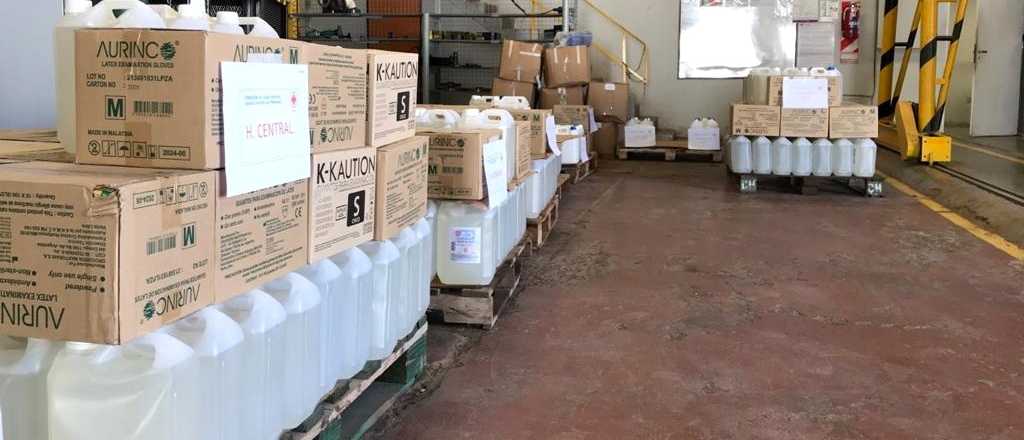 Lautaro Mart&iacute;nez don&oacute; insumos m&eacute;dicos y alimentos para Mendoza