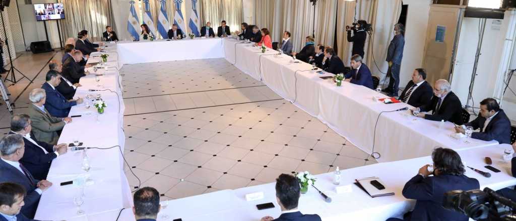 Los gobernadores est&aacute;n de acuerdo en extender la cuarentena