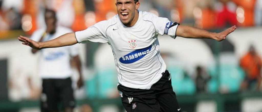 Los hinchas del Corinthians pusieron a Tevez en el 11 del siglo