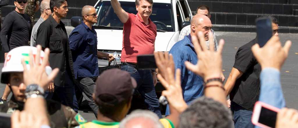 Bolsonaro participó de una manifestación desafiando recomendaciones