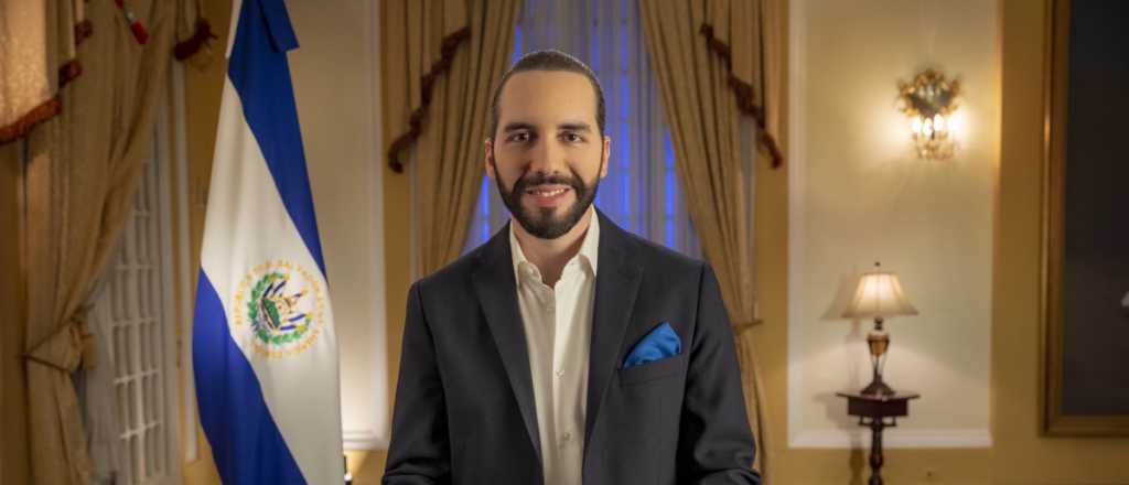 El presidente de El Salvador aclar&oacute; que "no" fue raptado por extraterrestres