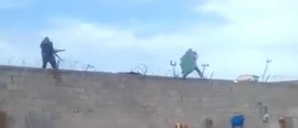 Video: un penitenciario mat&oacute; a tiros a un preso en el penal de Florencio Varela