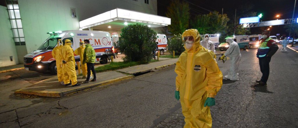 Video: un hombre busca desesperado a su padre en una cl&iacute;nica con 27 casos