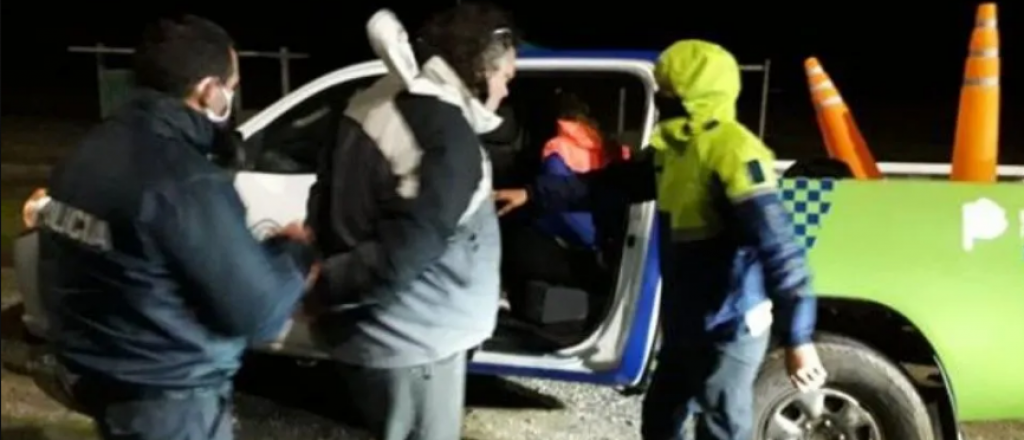 Viol&oacute; el aislamiento: llevaba coca&iacute;na y a su hija en el ba&uacute;l