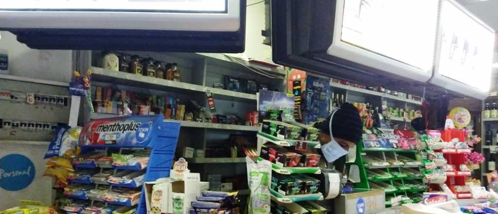Multan a un kiosco del centro por vender productos vencidos