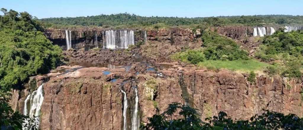 Videos e im&aacute;genes impactantes: las Cataratas del Iguaz&uacute; est&aacute;n casi secas