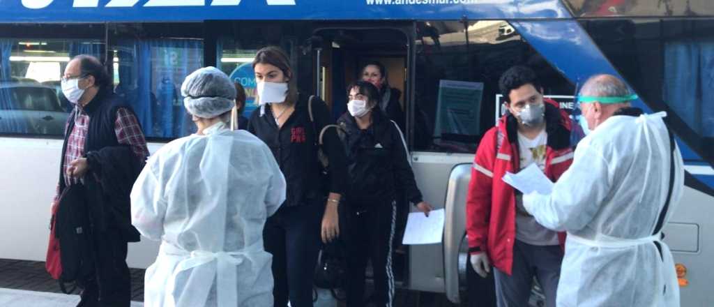 Prohíben el ingreso de un colectivo con 45 pasajeros en la frontera con Brasil