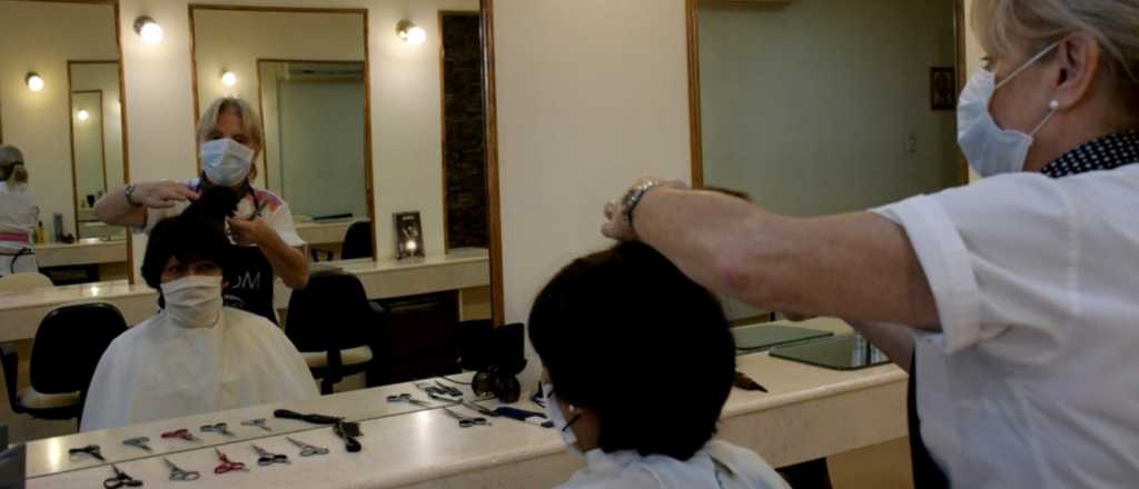 Es obligatorio el tapabocas para peluqueros y clientes en Mendoza